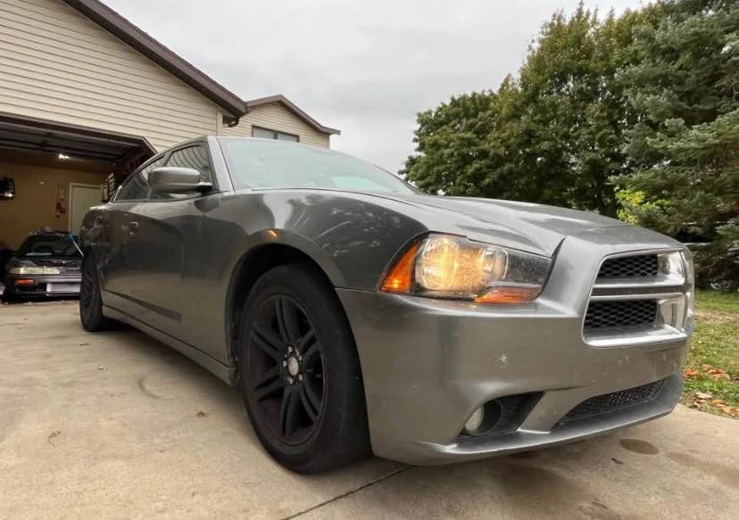 2011 Dodge Charger 7th Gen - Image 2 of 9