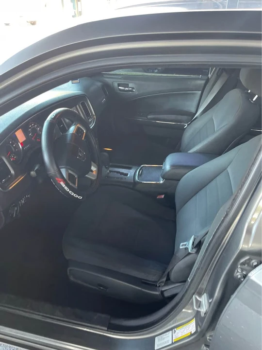 2011 Dodge Charger 7th Gen - Image 16 of 19