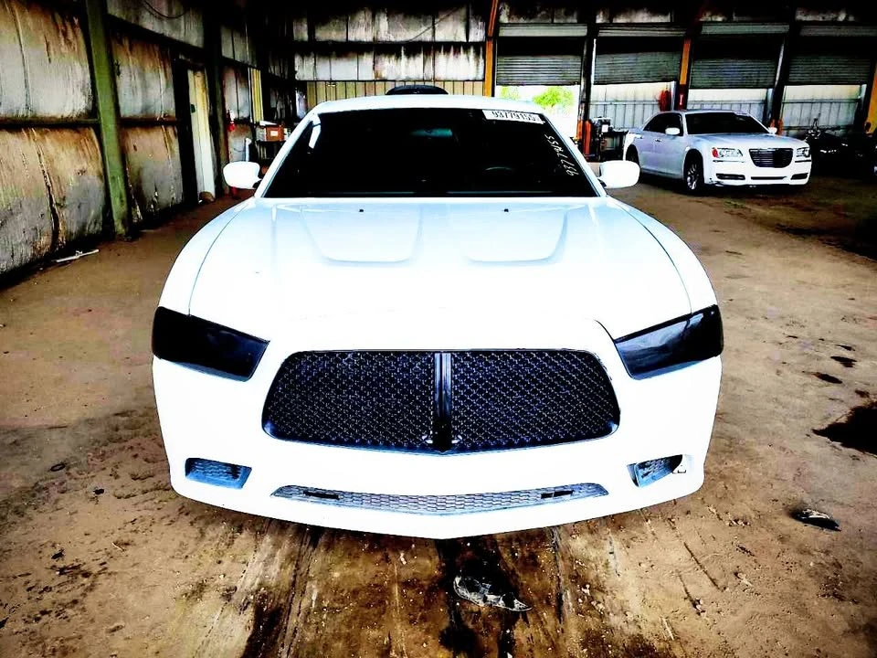 2011 Dodge Charger 7th Gen - Image 3 of 5