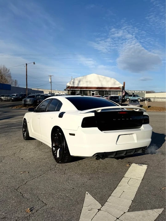 2011 Dodge Charger 7th Gen - Image 6 of 20