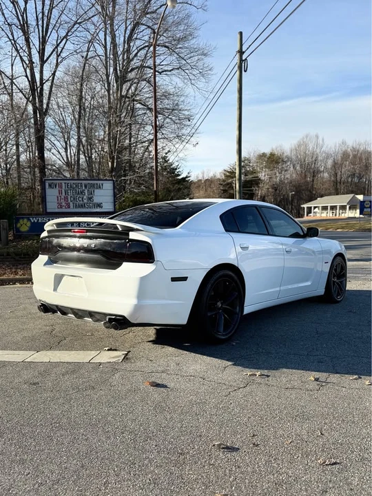 2011 Dodge Charger 7th Gen - Image 5 of 20