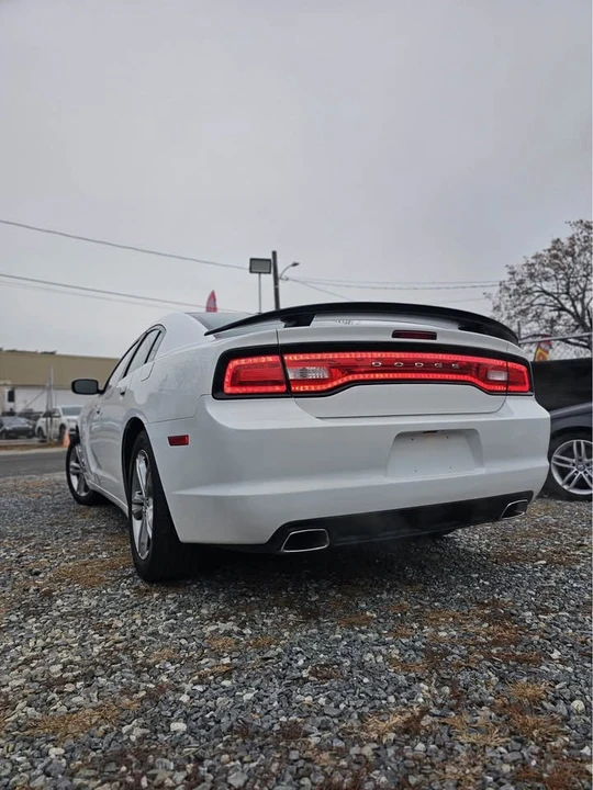 2011 Dodge Charger 6th Gen - Image 9 of 18