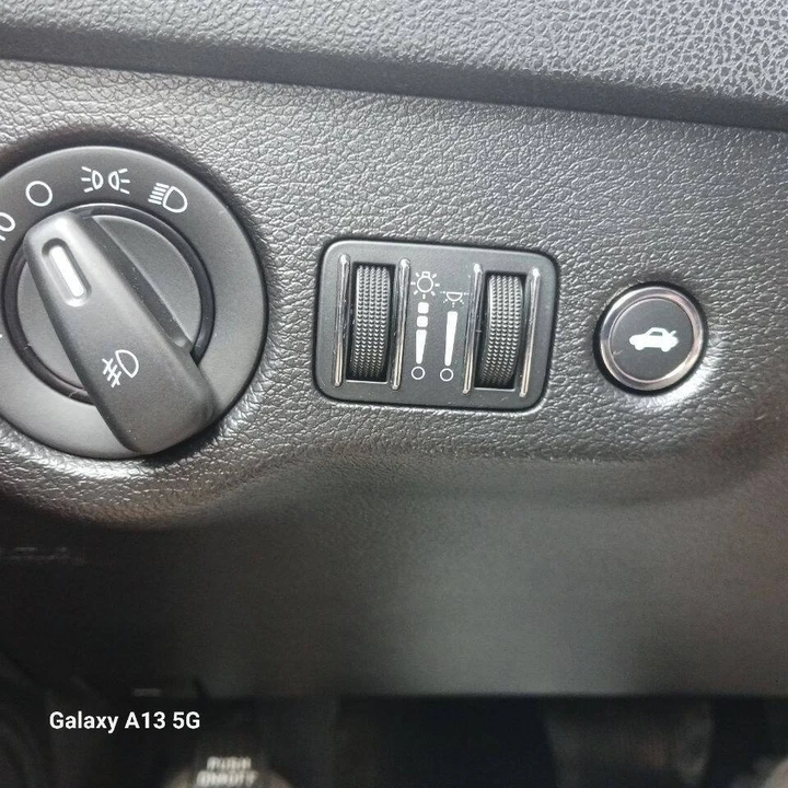 2011 Dodge Charger 7th Gen - Image 19 of 20
