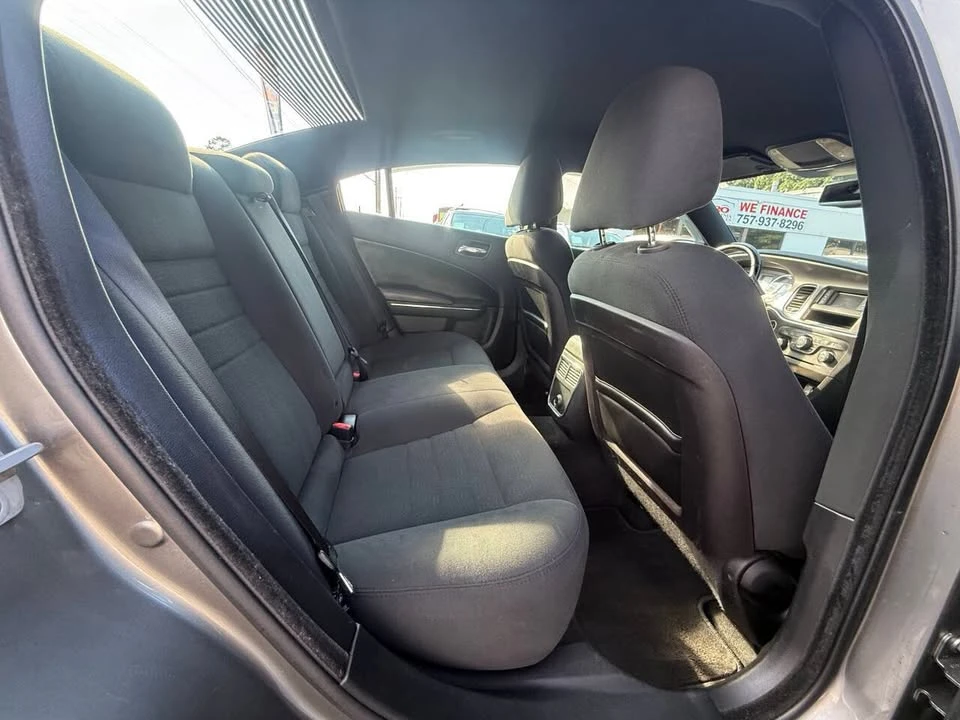 2011 Dodge Charger 7th Gen - Image 13 of 19