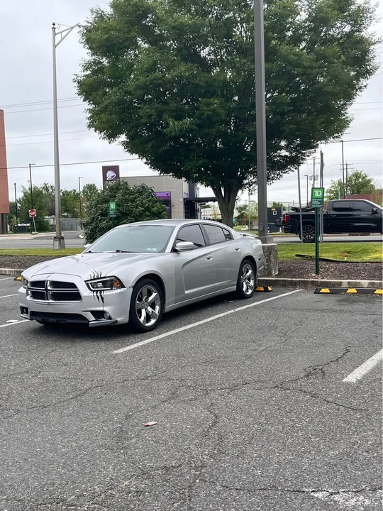 2011 Dodge Charger 7th Gen - Image 2 of 2