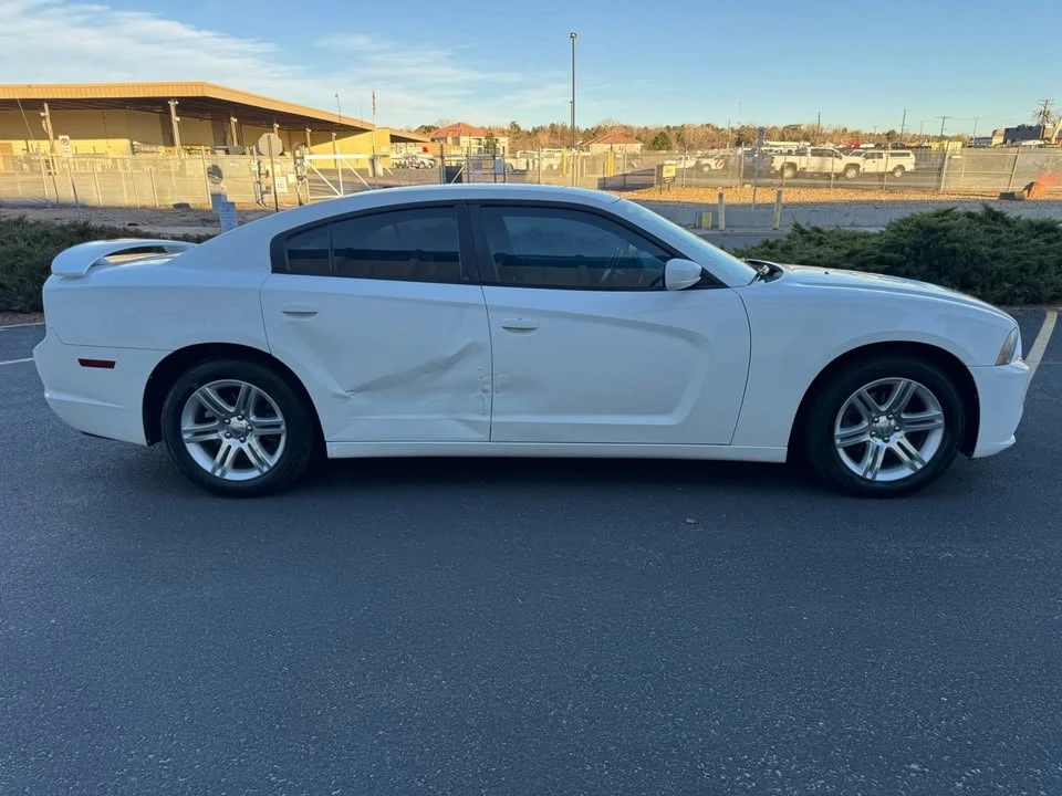 2011 Dodge Charger 7th Gen - Image 5 of 18