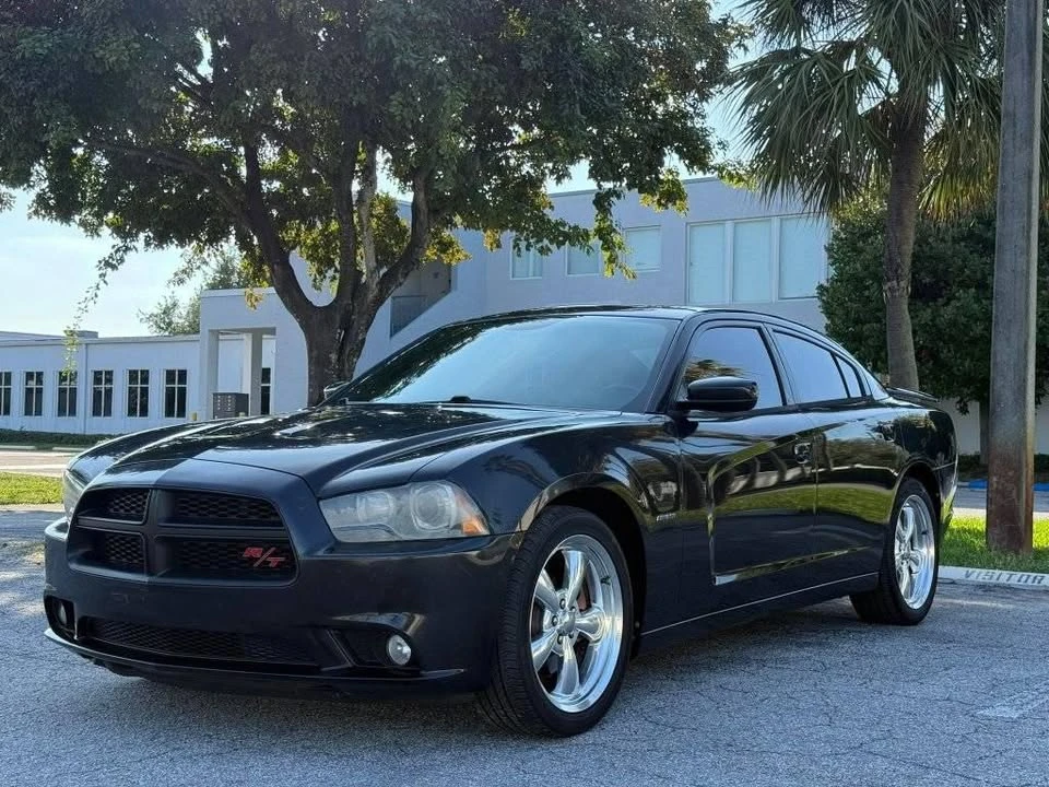2011 Dodge Charger 7th Gen - Image 4 of 8