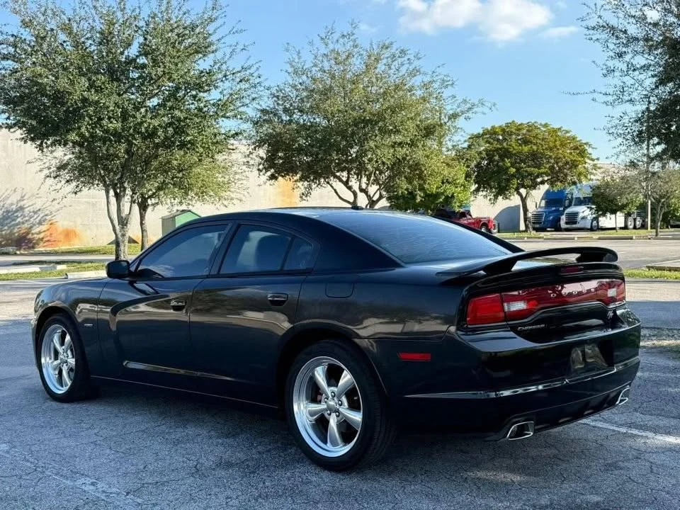 2011 Dodge Charger 7th Gen - Image 5 of 8