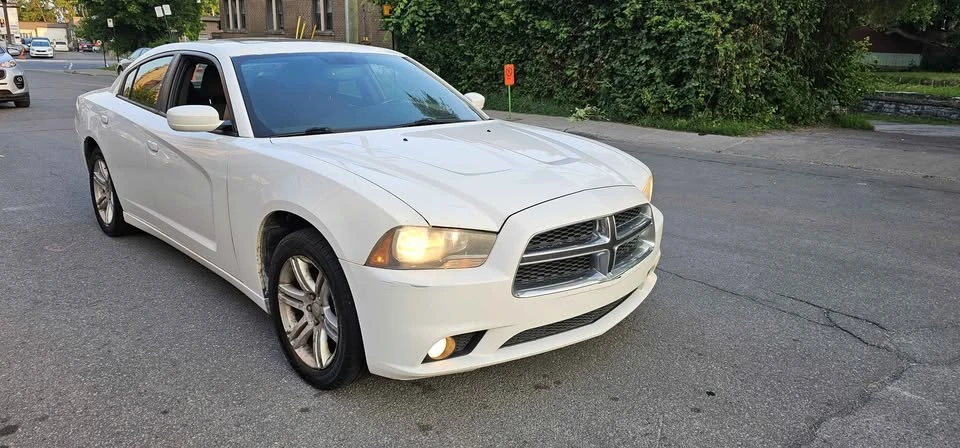 2011 Dodge Charger 7th Gen - Image 2 of 7