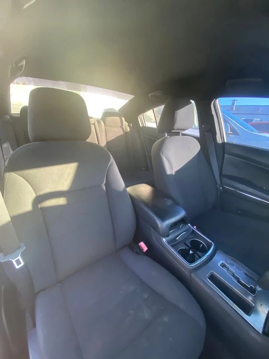 2011 Dodge Charger 7th Gen - Image 7 of 11