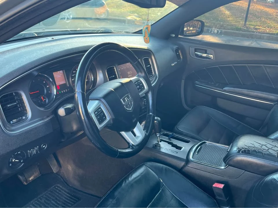 2011 Dodge Charger 7th Gen - Image 13 of 16