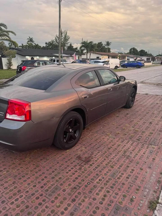 2011 Dodge Charger 7th Gen - Image 3 of 12