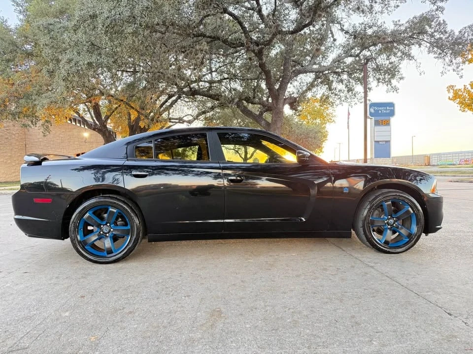 2011 Dodge Charger 7th Gen - Image 4 of 14
