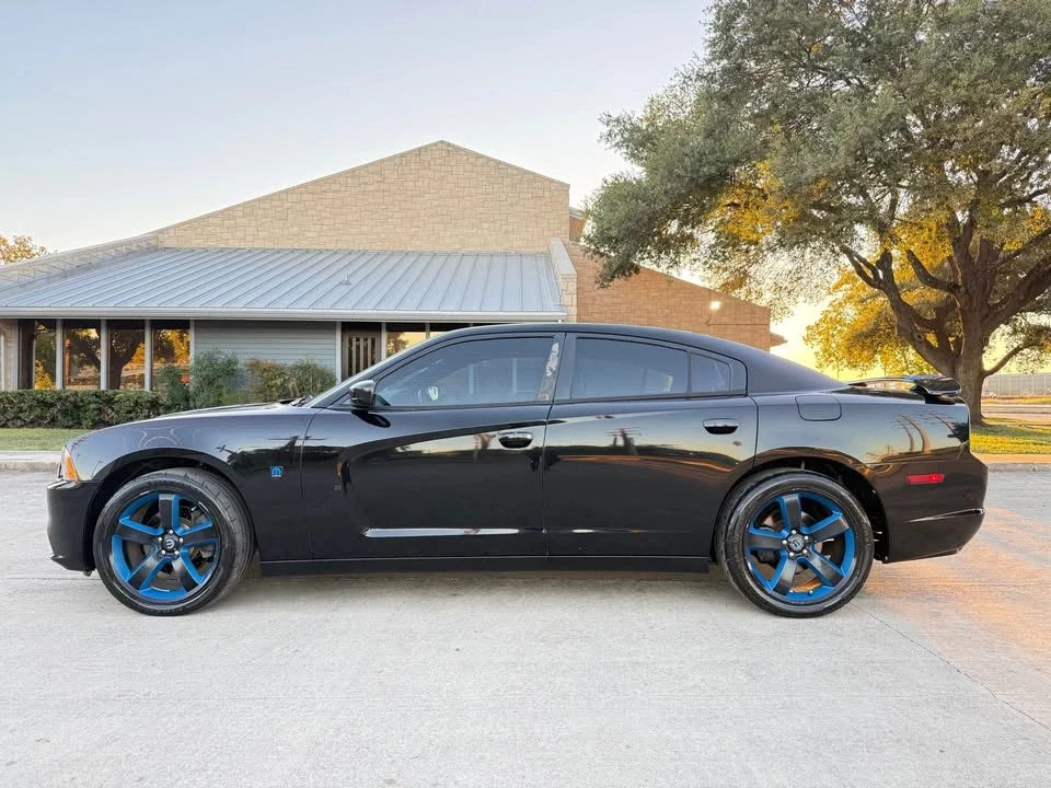 2011 Dodge Charger 7th Gen - Image 2 of 14