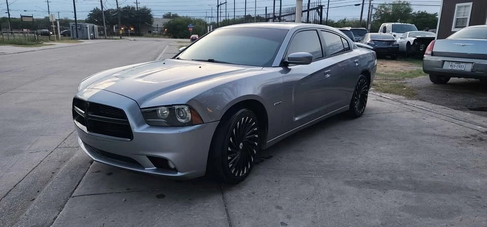 2011 Dodge Charger 7th Gen - Image 3 of 4