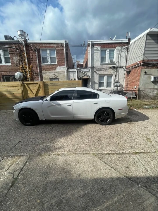 2011 Dodge Charger 7th Gen - Image 4 of 7