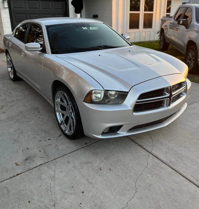 2011 Dodge Charger 7th Gen - Image 2 of 7