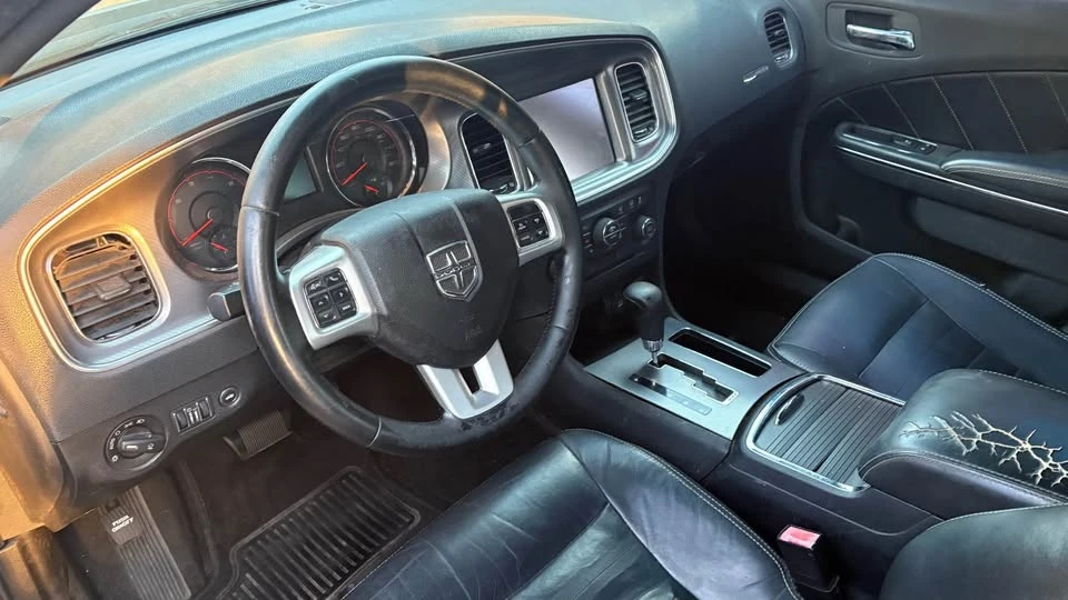 2011 Dodge Charger 7th Gen - Image 2 of 2