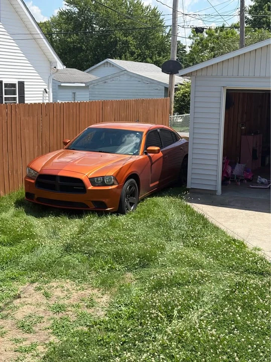 2011 Dodge Charger 7th Gen - Image 2 of 4