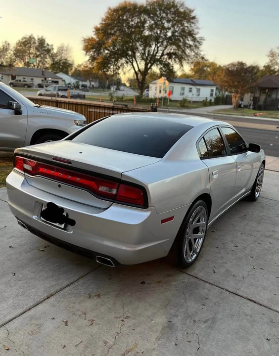 2011 Dodge Charger 7th Gen - Image 4 of 7