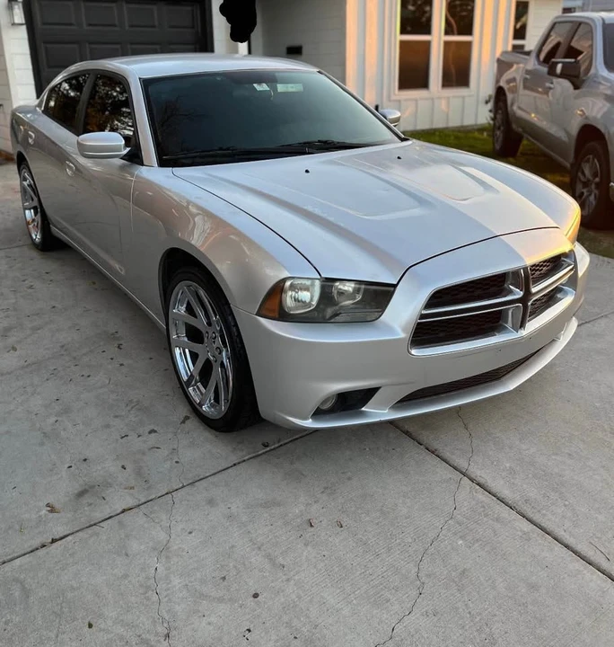 2011 Dodge Charger 7th Gen - Image 2 of 7