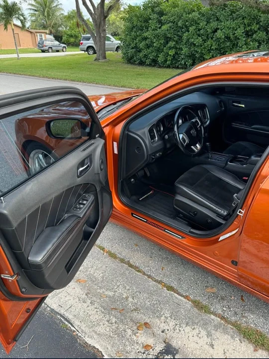 2011 Dodge Charger 7th Gen - Image 6 of 12
