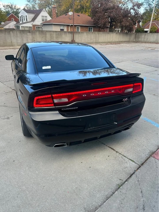 2011 Dodge Charger 7th Gen - Image 5 of 11