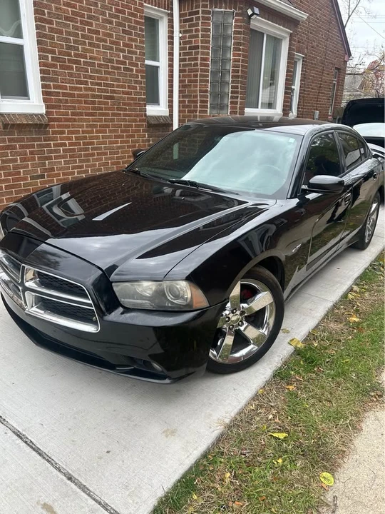 2011 Dodge Charger 7th Gen - Image 9 of 11