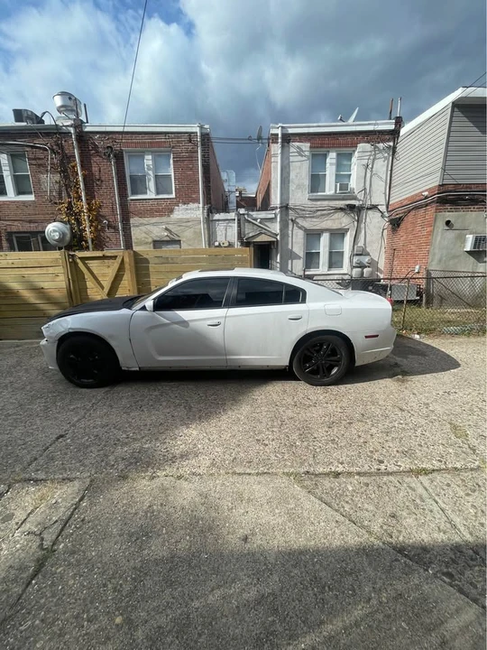 2011 Dodge Charger 7th Gen - Image 2 of 10