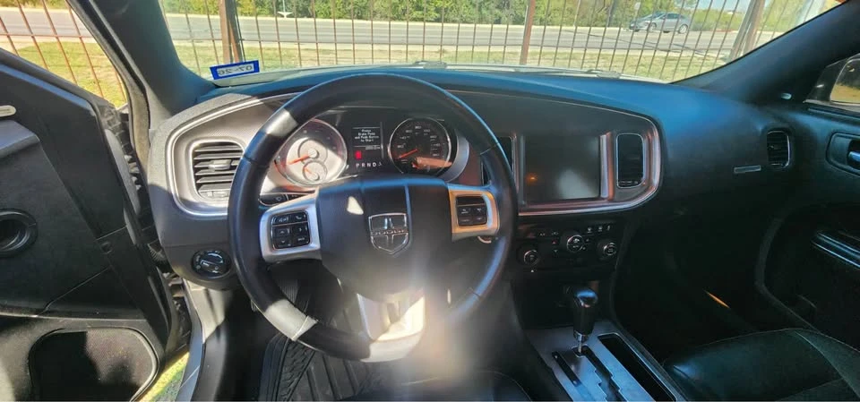 2011 Dodge Charger 7th Gen - Image 5 of 8