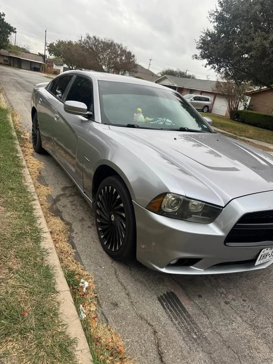 2011 Dodge Charger 7th Gen - Image 2 of 8