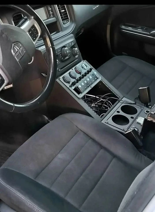 2011 Dodge Charger 6th Gen - Image 2 of 5