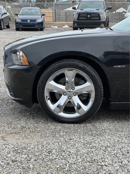 2011 Dodge Charger 7th Gen - Image 4 of 18