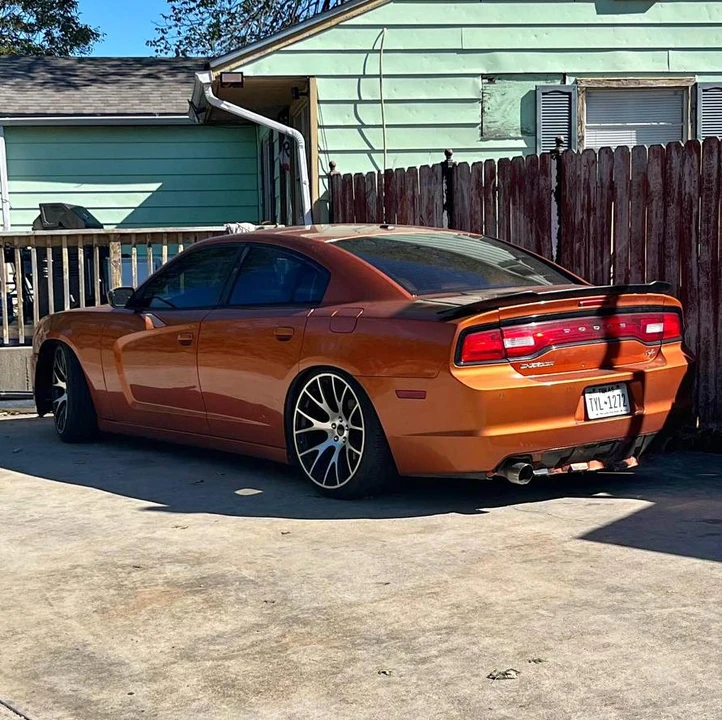 2011 Dodge Charger 7th Gen - Image 2 of 4