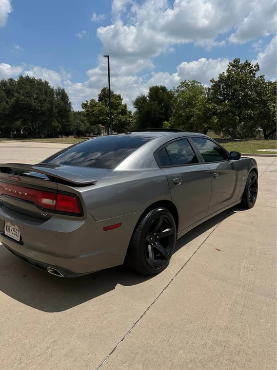 2011 Dodge Charger 7th Gen - Image 4 of 8