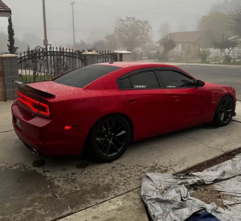 2011 Dodge Charger 7th Gen - Image 2 of 4