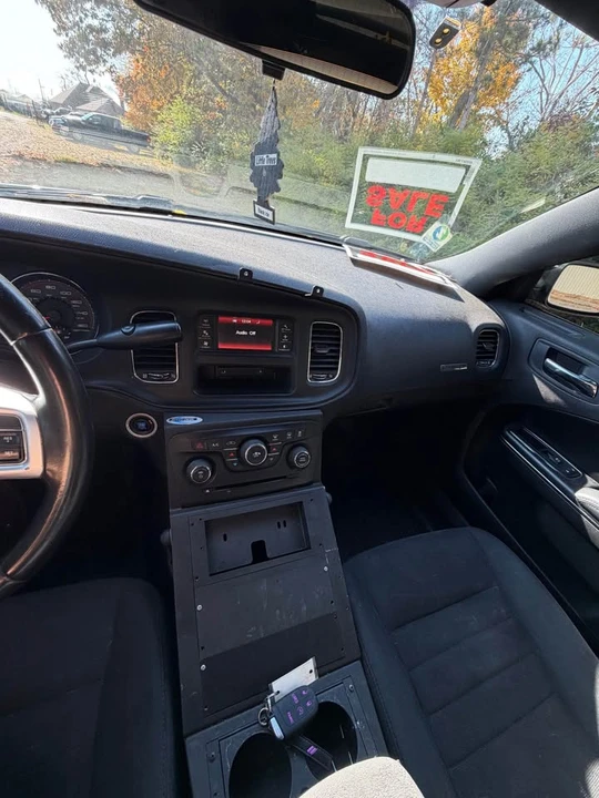 2011 Dodge Charger 7th Gen - Image 3 of 9