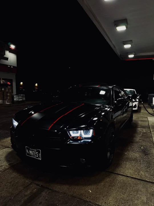 2011 Dodge Charger 7th Gen - Image 2 of 13