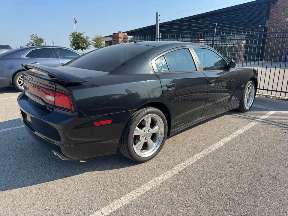 2011 Dodge Charger 7th Gen - Image 2 of 13