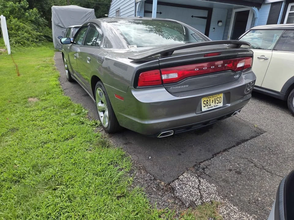 2011 Dodge Charger 7th Gen - Image 2 of 10