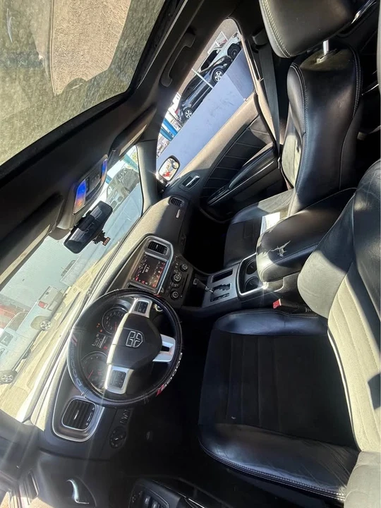 2011 Dodge Charger 6th Gen - Image 7 of 8