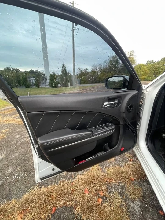 2011 Dodge Charger 7th Gen - Image 7 of 8