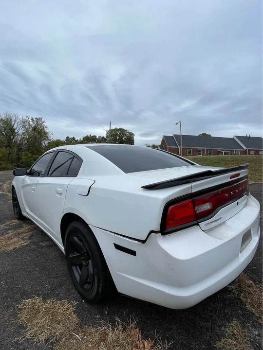 2011 Dodge Charger 7th Gen - Image 4 of 8