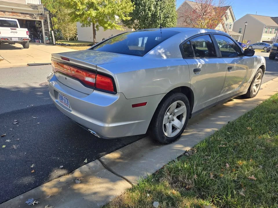 2011 Dodge Charger 7th Gen - Image 2 of 7