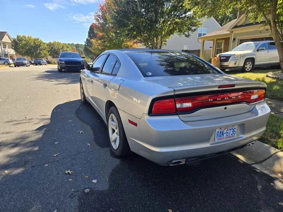 2011 Dodge Charger 7th Gen - Image 3 of 7