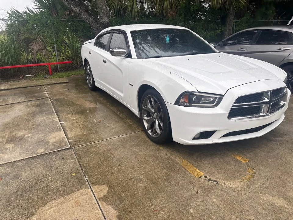 2011 Dodge Charger 6th Gen - Image 4 of 9