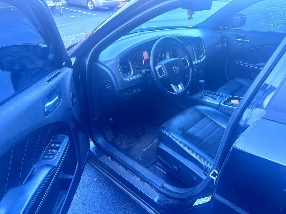 2011 Dodge Charger 6th Gen - Image 5 of 11