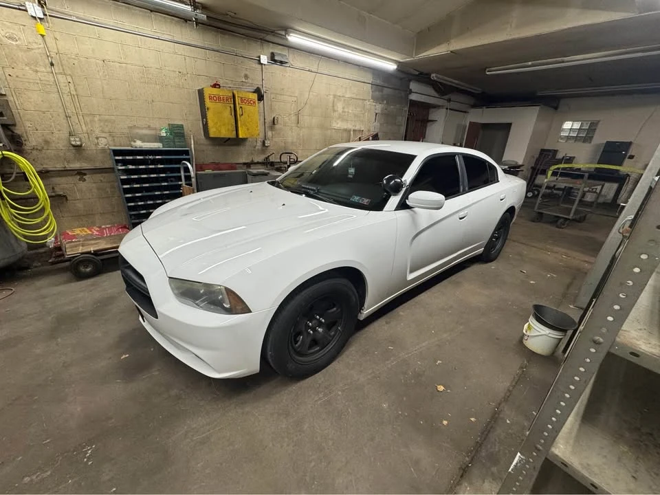 2011 Dodge Charger 7th Gen - Image 2 of 10