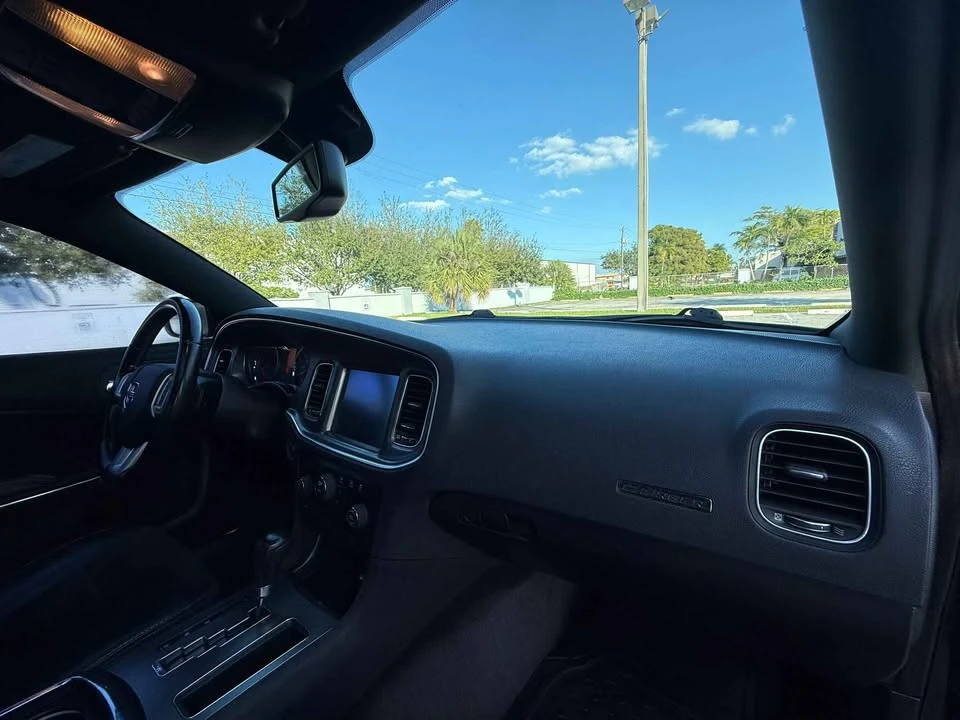 2011 Dodge Charger 6th Gen - Image 9 of 15