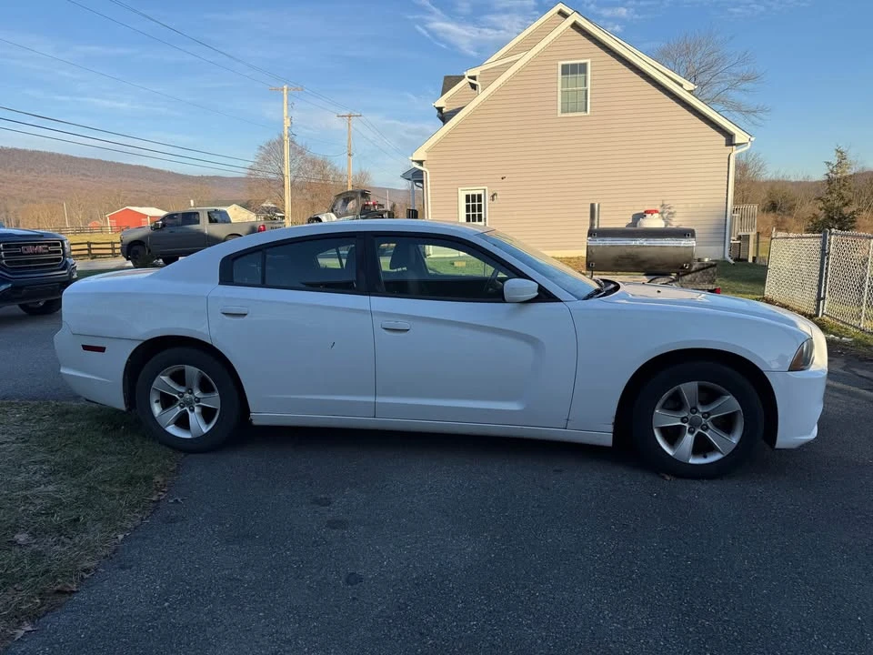 2011 Dodge Charger 7th Gen - Image 9 of 19
